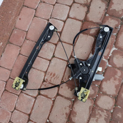 Podnośnik szyby lewy przód Astra K V 39142315