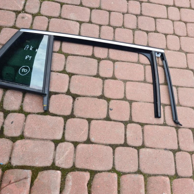 Uszczelka zgarniacz szyba tył kombi Astra K 2020r