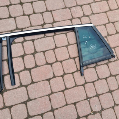 Uszczelka zgarniacz szyba tył kombi Astra K 2020r