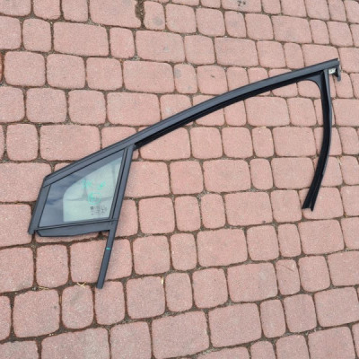 Uszczelka zgarniacz szyba przód Astra K 2021r