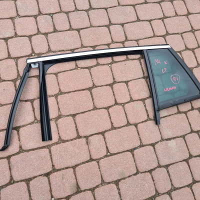 Uszczelka zgarniacz szyba tył kombi Astra K 2021r