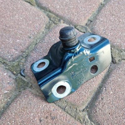 Wspornik uchwyt prawy EU Opel Meriva B 13273495