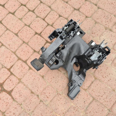 Pedał sprzęgła manual Opel Meriva B 13434742