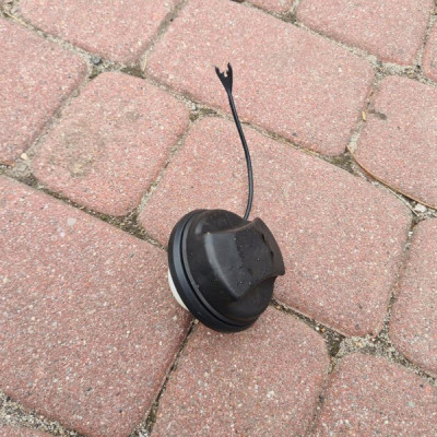 Korek wlewu paliwa Opel Meriva B 13228892