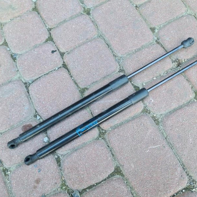 Teleskop klapy tył EU Opel Meriva B 13338367