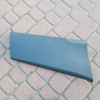 Plastik słupka prawa słupek Opel Meriva B 13265528