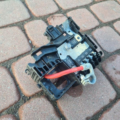 Klema plusowa bezpieczniki Opel Meriva B 13362765