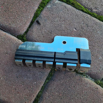 Bezpieczniki stycznik listwa 500A Opel Astra K V