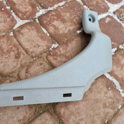 Osłona plastik szyby Vivaro Trafic 8200031572