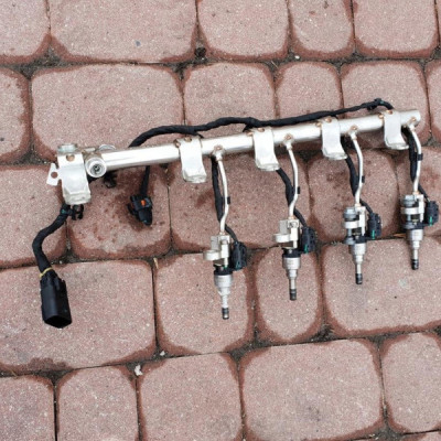 Listwa wtryskowa 1.6T Opel Zafira C 55501389