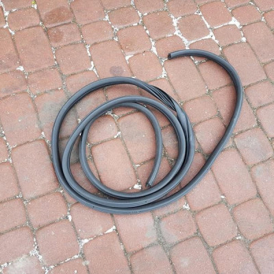 Uszczelka drzwi przednich Vivaro B Trafic III