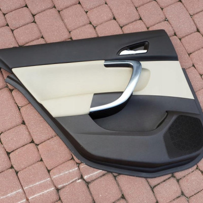 Boczek tył tylny OPEL INSIGNIA kremowy skóra 409