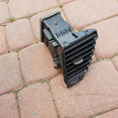 Kratka deski nawiewu nadmuch Opel Astra 5 V K