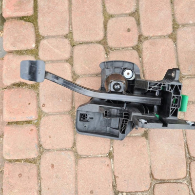 Pedal hamulca europa Opel Insignia B 84657618