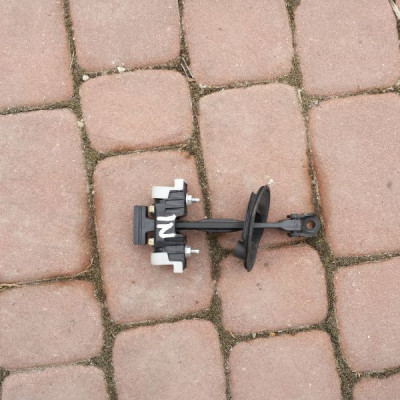 Ogranicznik drzwi prawy przód przedn Opel Insignia