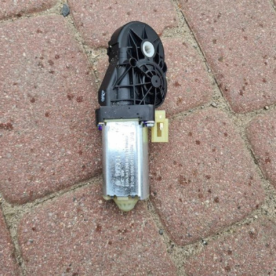 Silniczek regulacji fotel Opel Insignia B 13595014