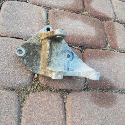 Łapa uchwyt mocowanie OPEL 55565644