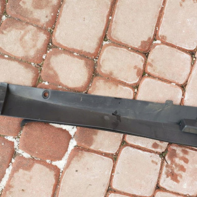 Deflektor wody prawy Opel Astra J IV 13315192