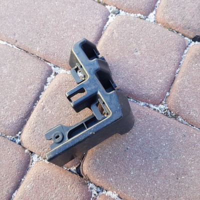 Ślizg podstawa mocowanie Opel Vivaro B 871228754R