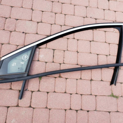 Uszczelka szyba chrom przód 2016r Opel Astra 5 K V