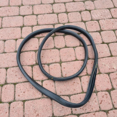 Uszczelka tył tylna prawa Renault Clio IV