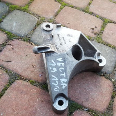 ŁAPA SILNIKA OPEL VECTRA C 1.9 CDTI 13178661