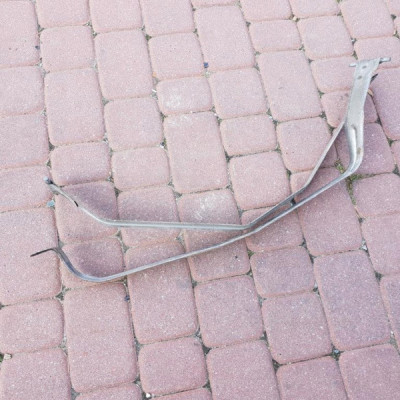 Wieszak mocowanie zbiornika Opel Insignia