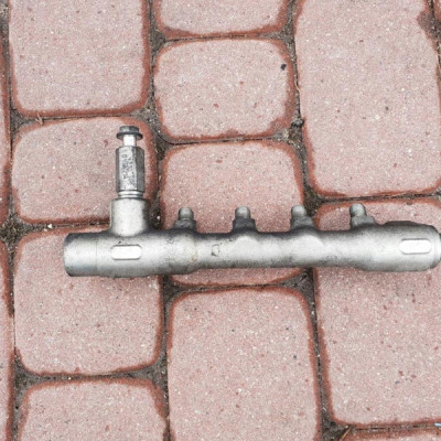 Listwa paliwowa wtryskowa 1.7CDTI Opel Astra J IV