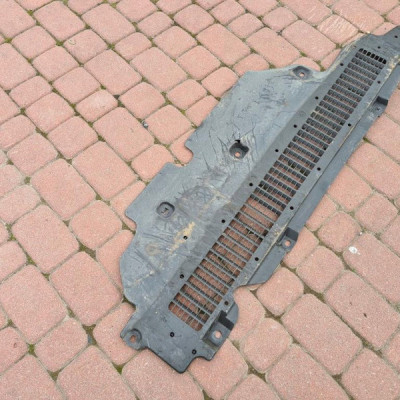 Osłona podwozia prawa Renault Clio IV 748144843R