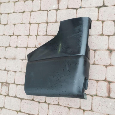Plastik narożnik tył tylny Vivaro B Trafic III