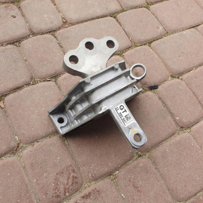 Łapa podszka silnika GT Opel Insignia 22992957