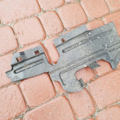 Obudowa osłona Toyota Corolla Verso 58285 2007r