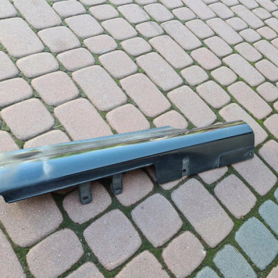 Listwa próg prawa Nissan R34 Skyline 76856-AA100