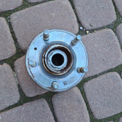 Piasta przód przednia Opel Astra K V 13517459