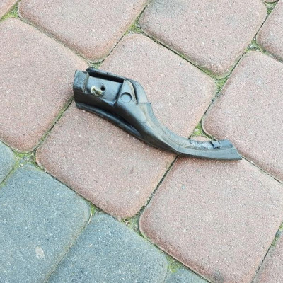 Styropian absorber błotnika Opel Astra J 13442010