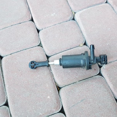 Pompka sprzęgła VIVARO TRAFIC PRIMASTAR 8200506490