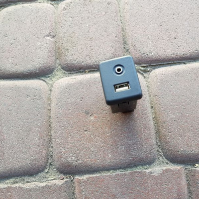 AUX USB Wtyczka Opel Insignia 22875063