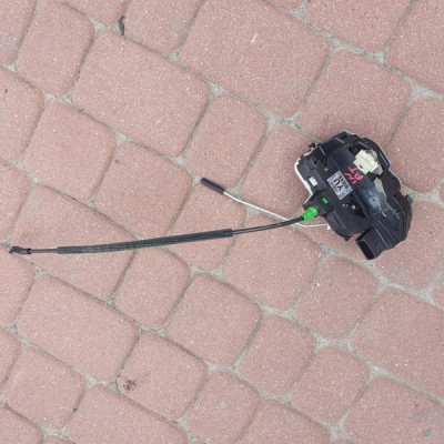 Zamek drzwi tył prawy OPEL ASTRA J 13578025 YU