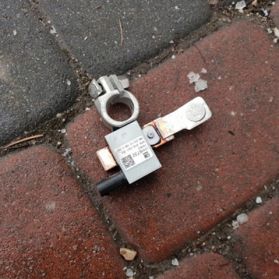 Klema minusowa przewód Astra K V 22926732