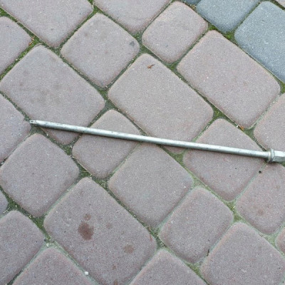 Śruba koła zapasowego VIVARO TRAFIC PRIMASTAR 13r