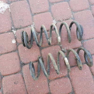 Sprężyna tył tylna kombi AA18 Opel Astra K V