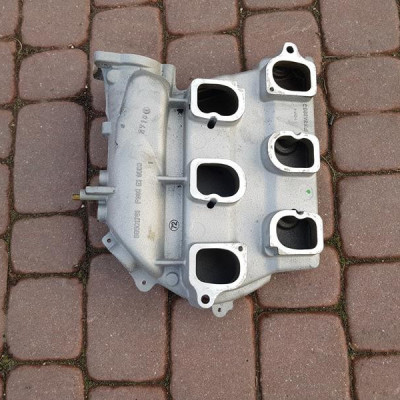 Kolektor ssący Opel Insignia 2.8T OPC 55561791