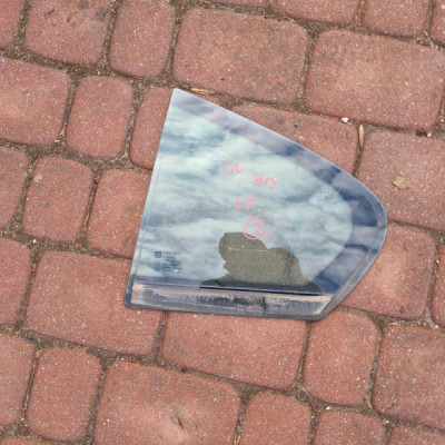 Szyba tył tylna jasna HB sedan Opel Insignia 2012r