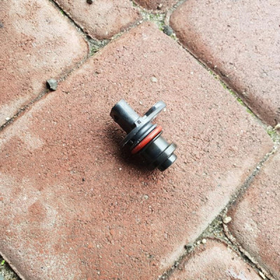 Czujnik stukowy 1.4T Opel Astra K 5 V 12636947