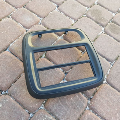 Obudowa panel radia Vivaro B Trafic III 682603912R