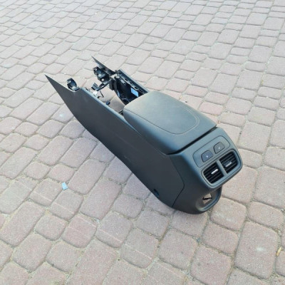 Tunel europa grzane ładowarka Opel Insignia B