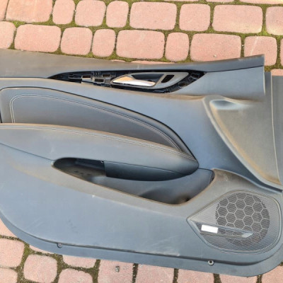 Boczek drzwi przednich BOSE EUROPA Opel Insignia B