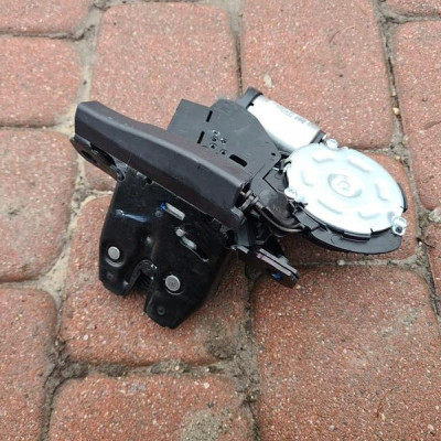 Zamek klapy elektrycznej Opel Astra K V 13537955