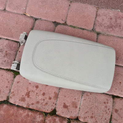 Podłokietnik skórzany IGŁA Opel Insignia B