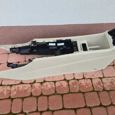 Tunel europa srodkowy Opel Insignia B